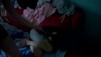 Отец ебет спящую дочь и снимает на мобилу