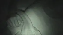 Парень снимает голую спящую блондинку на видеокамеру и трогает её сиськи и пизду
