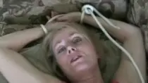 Анальный секс в раздевалке с большегрудой блондинкой